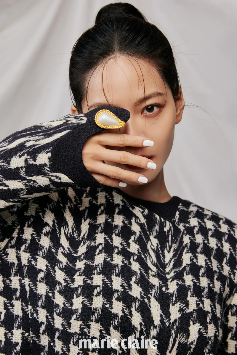 千鳥格針織套裝，Moschino。