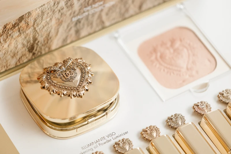 Dolce & Gabbana摯愛美肌無瑕亮彩餅,NT2,000 Dolce & Gabbana摯愛美肌無瑕亮彩餅,NT2,000