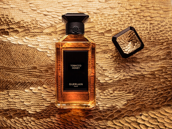 琥珀菸草淡香精100ml 售價$ 13,000 / 200ml 售價$ 18,900。 琥珀菸草淡香精100ml 售價$ 13,000 / 200ml 售價$ 18,900。