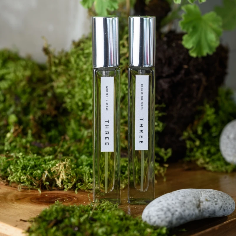 THREE精油淡香水疊擦不同香味也能相互融合。