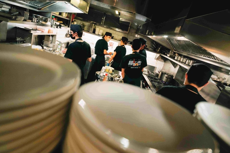 台北就像是個文化大熔爐,促使貓下去的誕生。 台北就像是個文化大熔爐,促使貓下去的誕生。