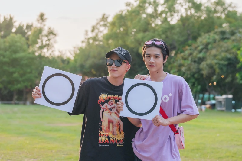 《Ozone夏日青春冒險》哲言（左）、佳辰組隊，堪稱是泡泡足球的最強戰力。