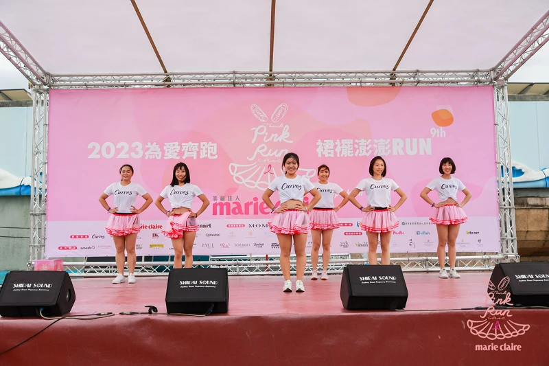 Curves鼓勵女性透過規律運動讓自己變得更快樂! Curves鼓勵女性透過規律運動讓自己變得更快樂!