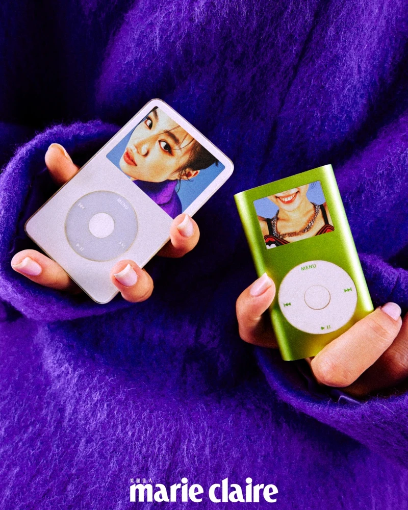 紫色Oversized西裝外套,MSGM;紫色透膚上衣、橘色透膚褲襪、米色尖頭跟鞋,Miu Miu。 紫色Oversized西裝外套,MSGM;紫色透膚上衣、橘色透膚褲襪、米色尖頭跟鞋,Miu Miu。