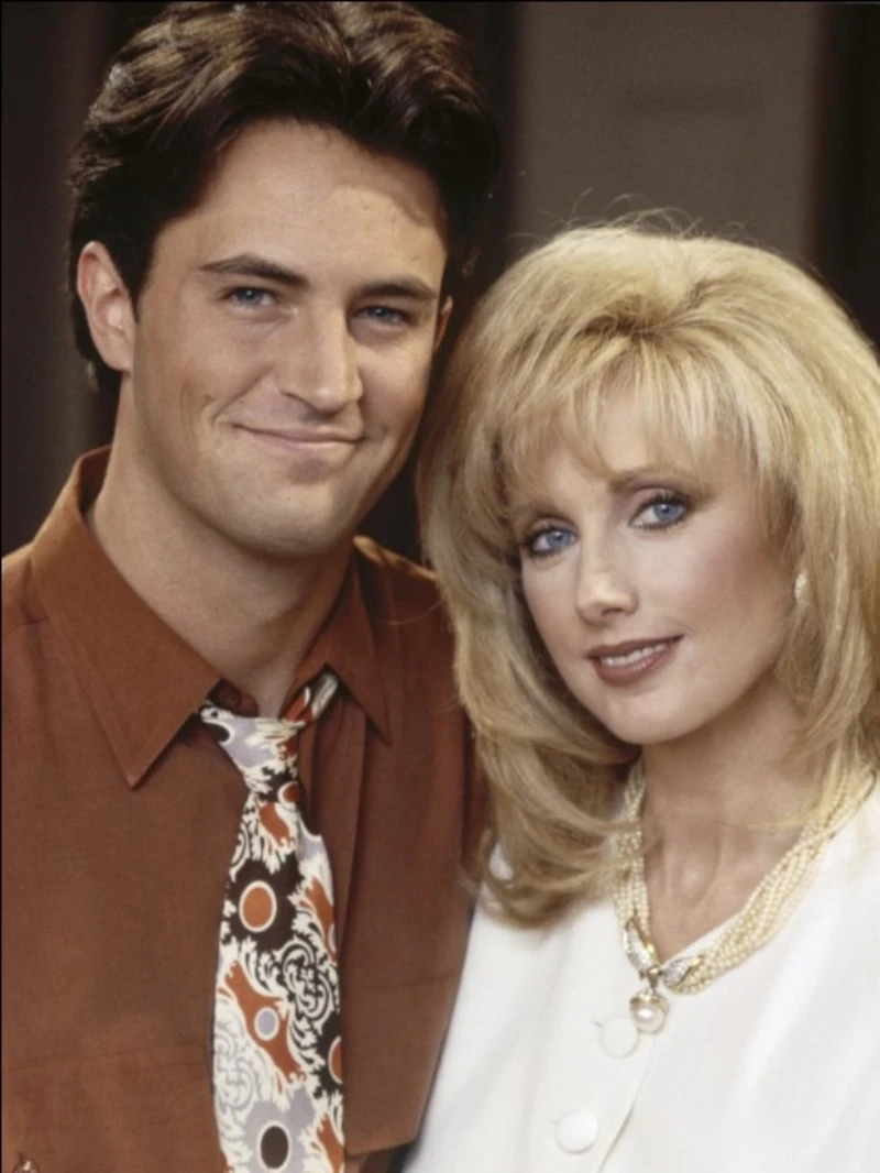 馬修.派瑞與摩根菲釵合照。 馬修.派瑞與摩根菲釵合照。