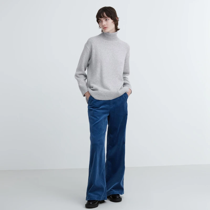 UNIQLO:C聯名系列 女裝 中高領柔軟針織衫(長袖)原價NT$1290雙11網路商店獨家優惠價NT$990。 UNIQLO:C聯名系列 女裝 中高領柔軟針織衫(長袖)原價NT$1290雙11網路商店獨家優惠價NT$990。