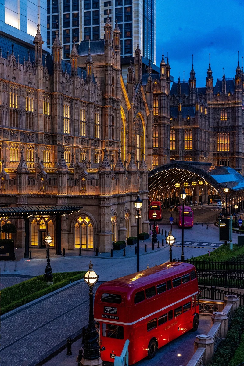 倫敦人建築可看見日不落帝國個時期的建築特色。 倫敦人建築可看見日不落帝國個時期的建築特色。