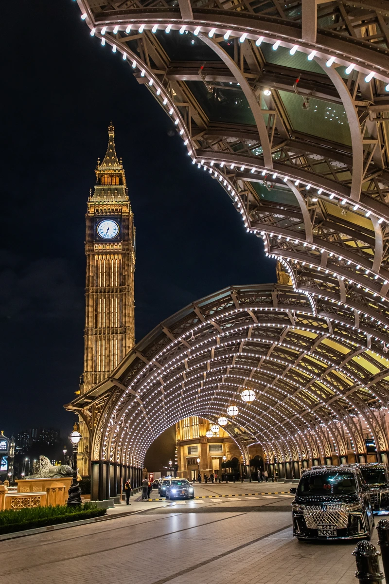 仿造威斯敏斯特宫(Palace of Westminster)而打造的大笨鐘。 仿造威斯敏斯特宫(Palace of Westminster)而打造的大笨鐘。
