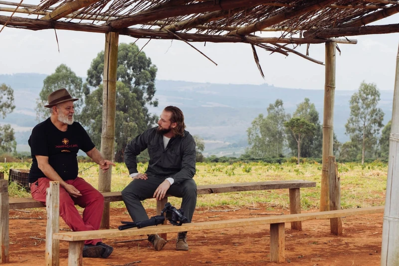 Patrik 在「以長期收購取代小量拼裝」為基礎下，與單一莊園農友建立長期合作關係。