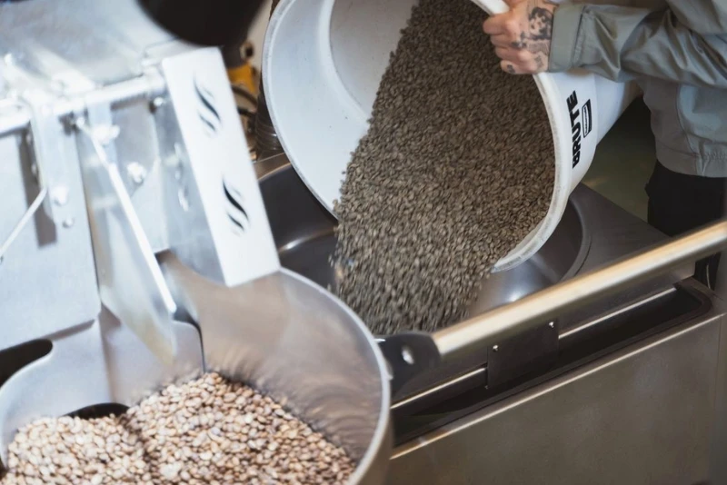 採用中淺焙度為咖啡提供非常平衡的風味結構、良好的酸度。