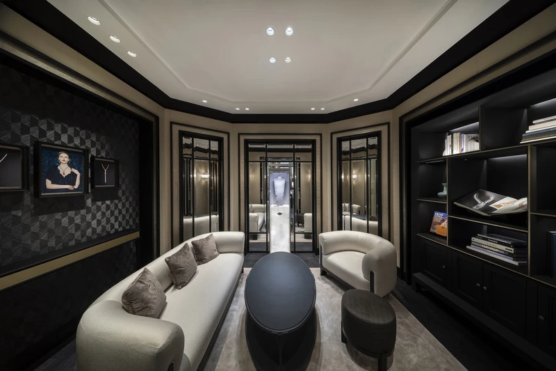 Van Cleef & Arpels梵克雅寶高雄漢神巨蛋精品店