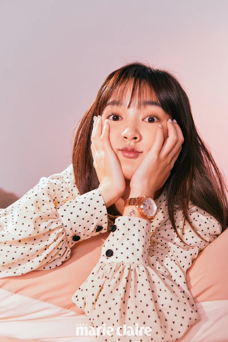 王淨/波卡圓點綁帶澎袖襯衫,Balmain;Quatre系列耳環,Boucheron;Seiko Lukia 玫瑰金腕錶,Seiko。