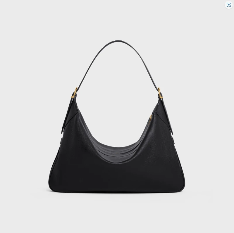 柔軟牛皮革大型ROMY手袋黝黑色NT$130,000。