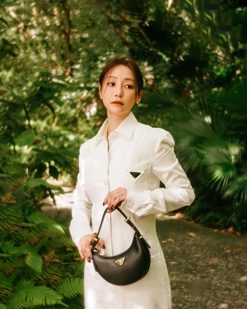 謝欣穎示範Arqué包款。 謝欣穎示範Arqué包款。