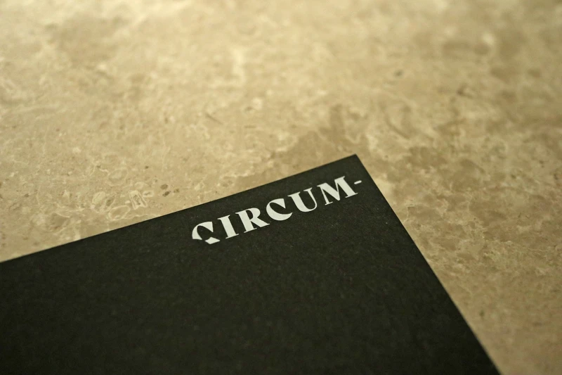 「Circum-」源於拉丁文的 Around、Among、Nearby 之意。 「Circum-」源於拉丁文的 Around、Among、Nearby 之意。