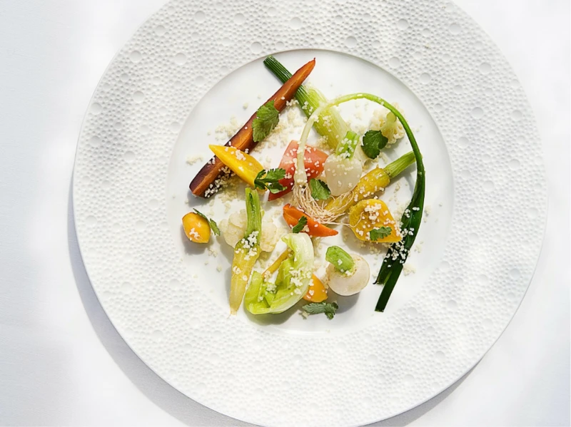 巴黎米其林三星餐廳「Arpège」以主張蔬食料理且無販售紅肉的理念著稱。 巴黎米其林三星餐廳「Arpège」以主張蔬食料理且無販售紅肉的理念著稱。