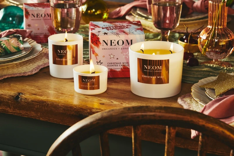 NEOM聖誕限量香氛蠟燭-聖誕祈願185g，NT1,600、420g，NT2,300