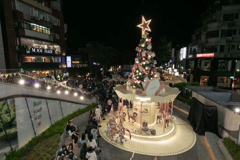 全台唯一「童話薑餅聖誕遊樂園地」降臨台北心中山。 全台唯一「童話薑餅聖誕遊樂園地」降臨台北心中山。