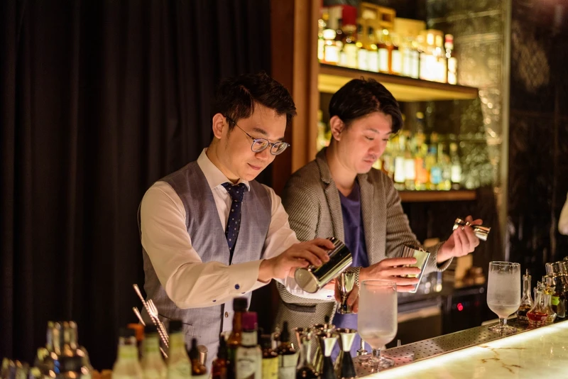 右為日本世界冠軍金子道人。