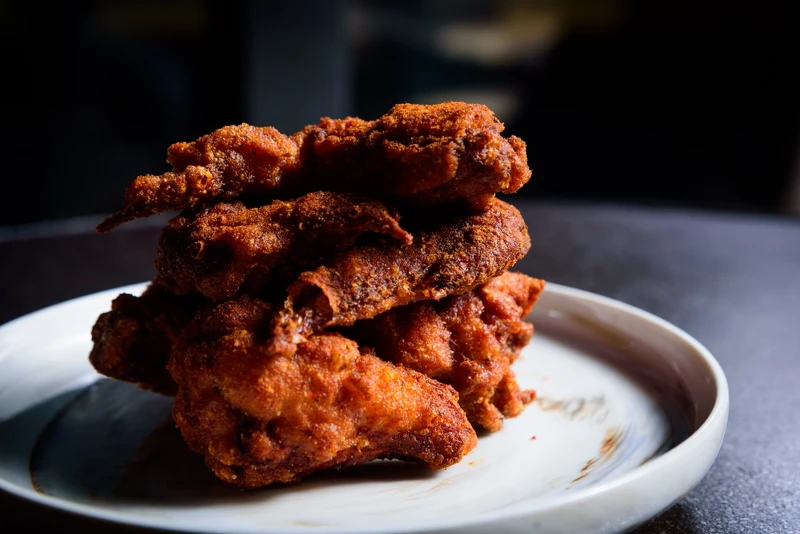 招牌「EAST END 香料炸雞」。