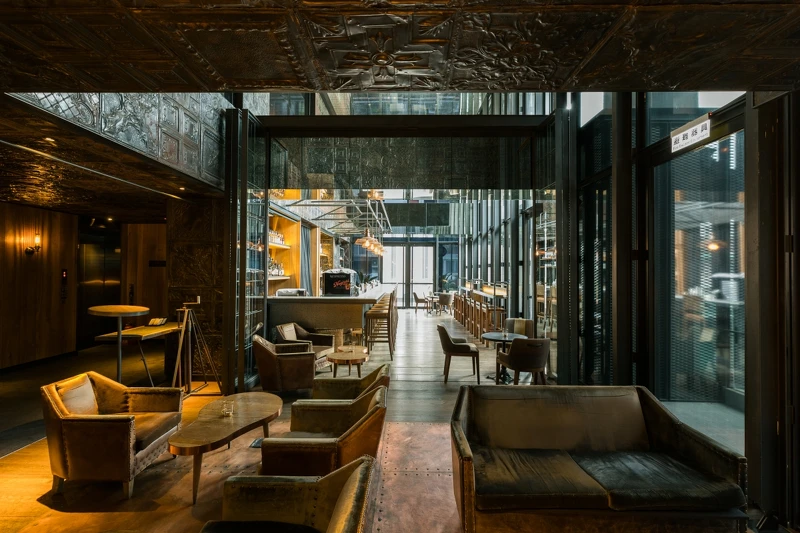 「EAST END」位於台北 HOTEL PROVERBS Taipei 賦樂旅居3樓空間。