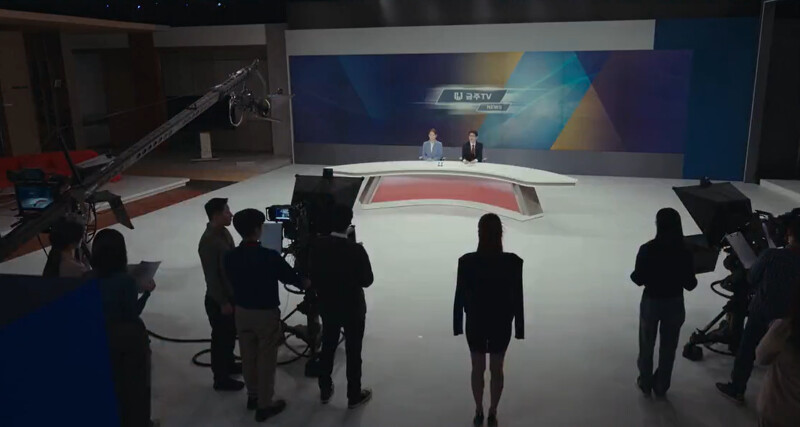 黃金主自己開電視台並盯場新聞錄影，不愧是工作狂人十項全能