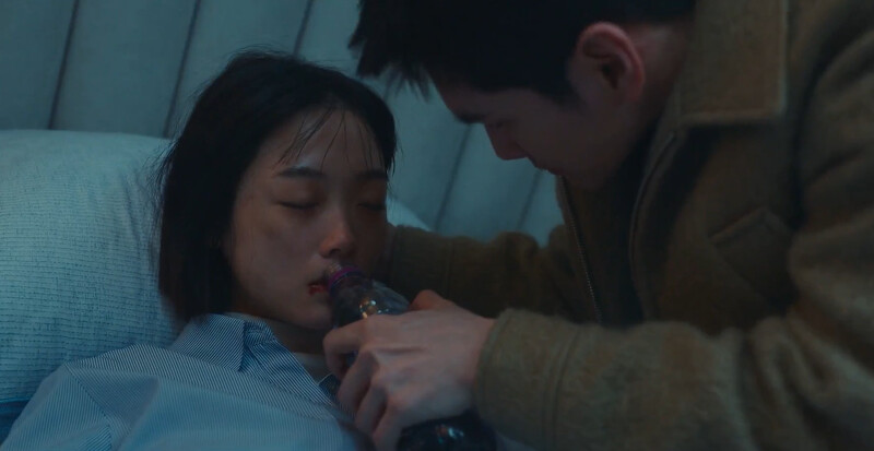 康熙植(右)關鍵時刻找到解藥救南順(左)一命