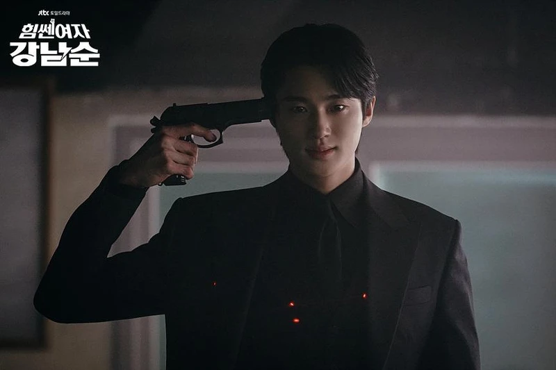 邊佑錫飾演壞人柳施吾因戲走紅