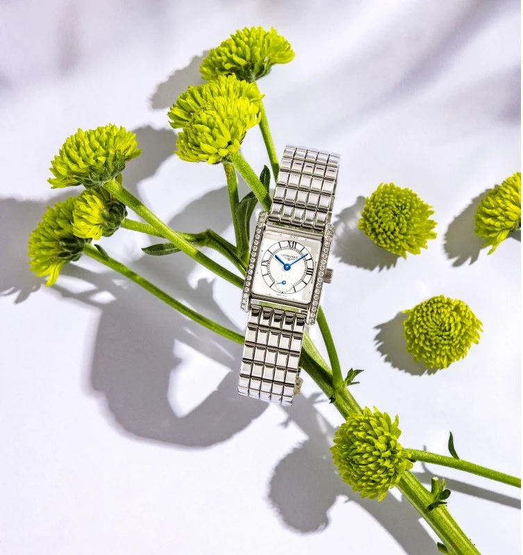 LONGINES浪琴表MINI DOLCEVITA迷你多情系列Cosmo面盤搭配不鏽鋼鑲鑽腕錶，NT131,300。