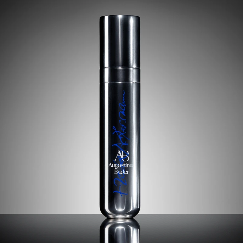 Augustinus Bader x Haider Ackermann德國AB藍霜跨界聯名限定禮盒視覺。