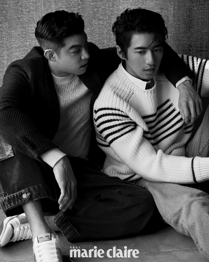 王柏傑/深紅色西裝外套,Boss;白色套頭針織毛衣,Fendi;牛仔褲、運動鞋,both by Gucci。傅孟柏/青石藍條紋襯衫、白色條紋針織衫,both by Loewe。 王柏傑/深紅色西裝外套,Boss;白色套頭針織毛衣,Fendi;牛仔褲、運動鞋,both by Gucci。傅孟柏/青石藍條紋襯衫、白色條紋針織衫,both by Loewe。