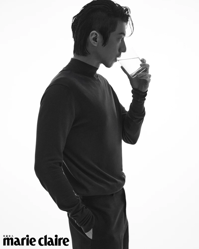 孟柏/綠色高領毛衣、黑色西裝褲,both by Dunhill。 孟柏/綠色高領毛衣、黑色西裝褲,both by Dunhill。