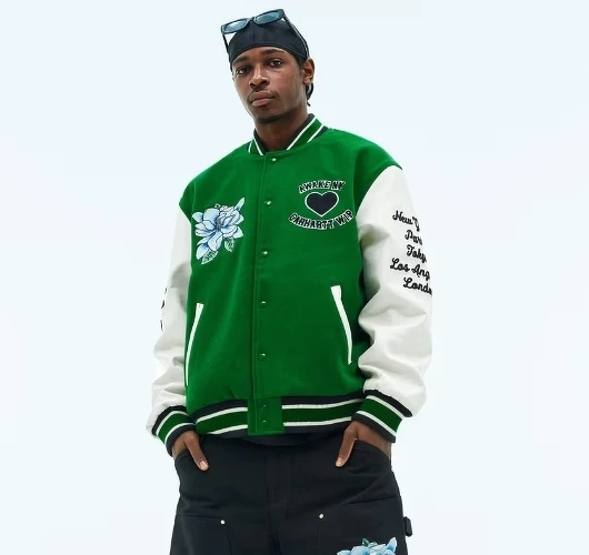 Awake NY x Carhartt WIP 聯名款棒球外套 NT.20,000。 Awake NY x Carhartt WIP 聯名款棒球外套 NT.20,000。