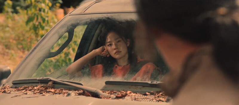 不知是哪國人的哈妮和王老闆到底是什麼關係？為何哈妮毒暈但沒拋棄王老闆？