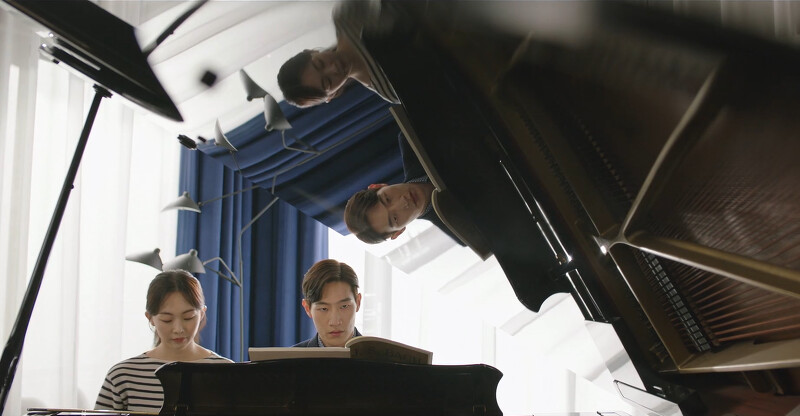 暫時瑞賢(左)和守護(右)是各彈各的調 暫時瑞賢(左)和守護(右)是各彈各的調