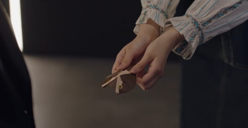 送上的紙雕鴞和守護長得超像 送上的紙雕鴞和守護長得超像