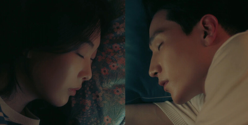 瑞賢(左)和守護(右)各自看著具催眠效果的摺紙直播,安心地睡了 瑞賢(左)和守護(右)各自看著具催眠效果的摺紙直播,安心地睡了