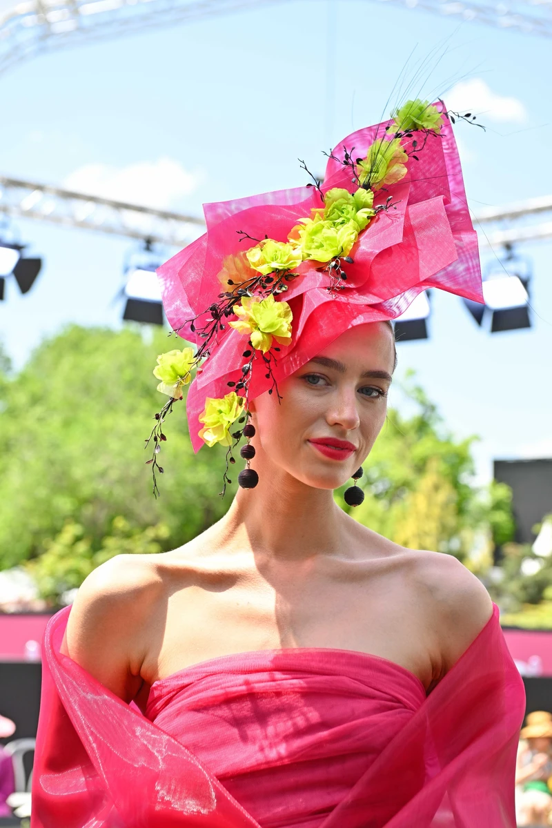 今年由來自坎培拉的女帽設計師、第三屆獲獎者Cynthia Jones-Bryson Millinery 以作品「Sway With Me」獲得The Millinery Award。