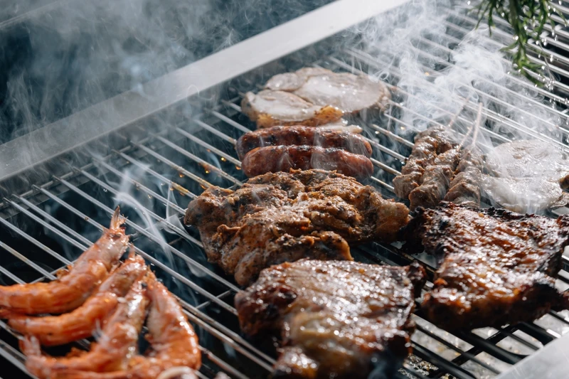 主廚以義大利各地區的街頭燒烤料理為主題。 主廚以義大利各地區的街頭燒烤料理為主題。