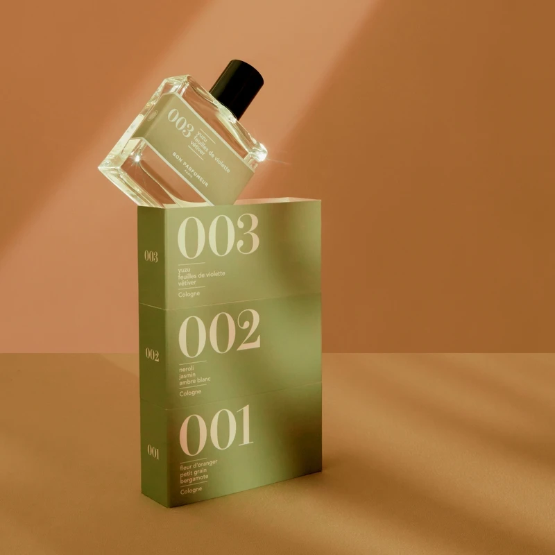 法國香水Bon Parfumeur 000基底古龍調的灰綠色。