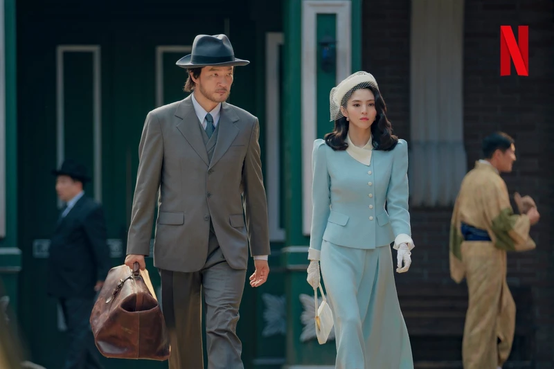 采玉與父親來到京城繼續查找失蹤的母親 采玉與父親來到京城繼續查找失蹤的母親