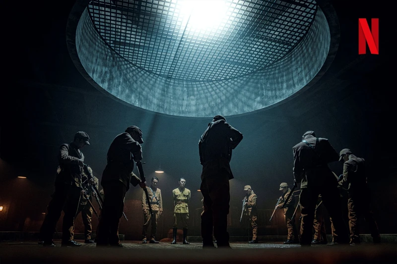 日本軍人槍口全指向地下,到底下面是人?還是怪物? 日本軍人槍口全指向地下,到底下面是人?還是怪物?