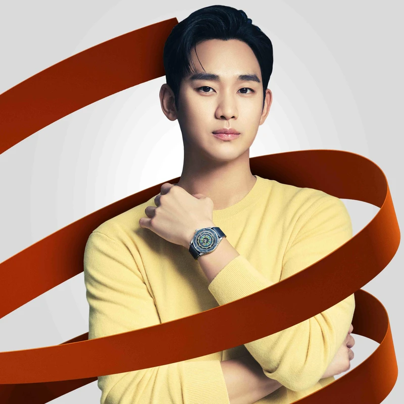 代言人金秀賢配戴Ocean Star Decompression Worldtimer Special Edition 海洋之星彩虹圈雙時區腕錶特別版