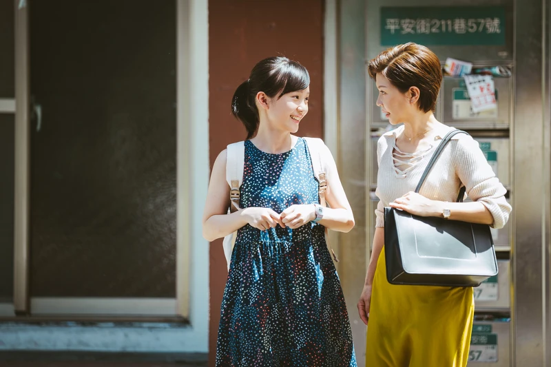 于子育(右)飾演方郁婷的媽媽