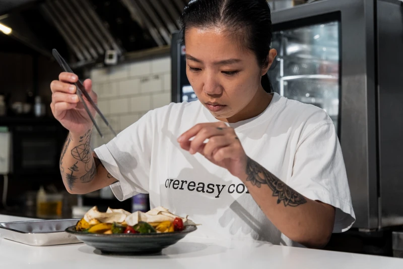 由自美國返台的 CIA 主廚— Lee 親手打造多樣餐點。