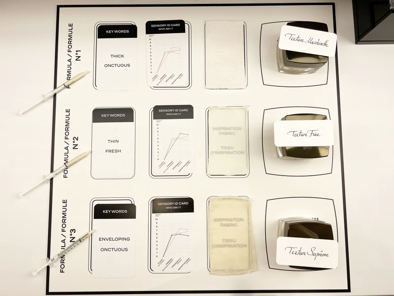 化身小小質地評測員,「盲測」三種不同質地的香奈兒乳霜。 化身小小質地評測員,「盲測」三種不同質地的香奈兒乳霜。