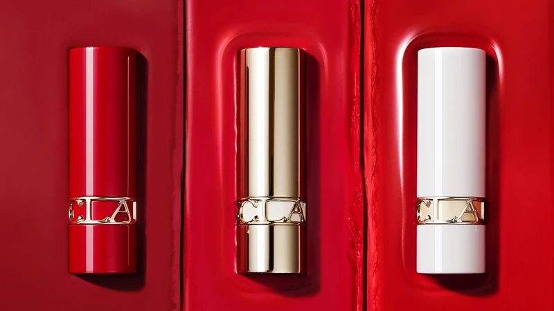 克蘭詩吻我唇膏(共20色)3.5g,NT1,280。彩殼(共3款),NT530。蕊心(共19色),NT750 克蘭詩吻我唇膏(共20色)3.5g,NT1,280。彩殼(共3款),NT530。蕊心(共19色),NT750