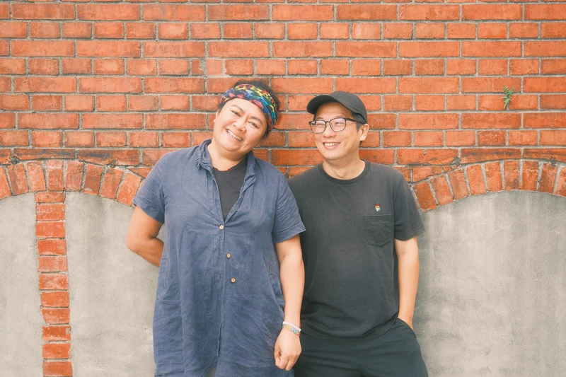 柯智豪跟巴奈一起花了超過十年時間打造《夜婆》專輯 柯智豪跟巴奈一起花了超過十年時間打造《夜婆》專輯