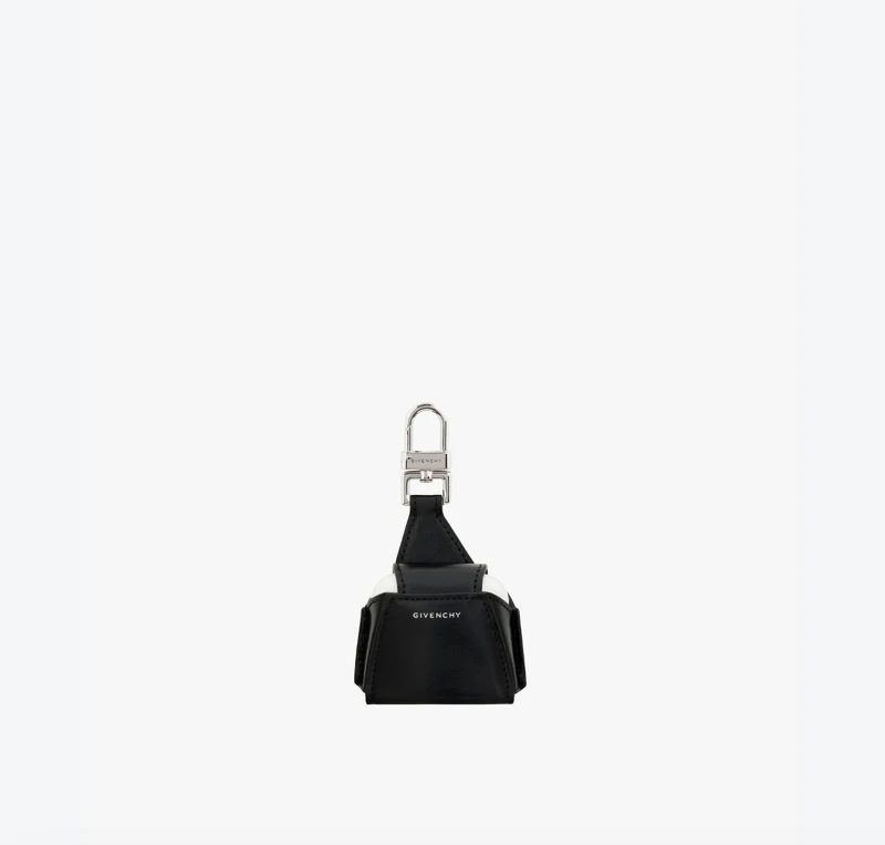 Antigona AirPods case in box leather,NT$ 14,500。