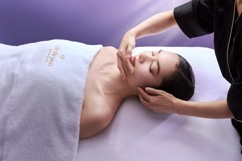 肌膚之鑰創生.極致系列護膚示意圖。 肌膚之鑰創生.極致系列護膚示意圖。